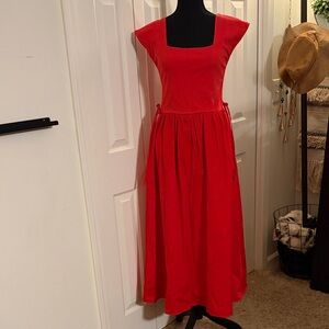 Zoco. Chic Scarlet Midi Dress